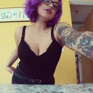 Meet your Posher, Danielle